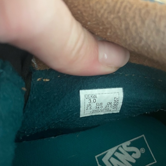 Vans big boys winter boots. Size 3. - Picture 5 of 5